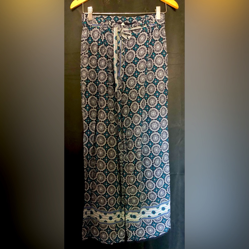 Solitaire Size Medium Light Pattered Pant